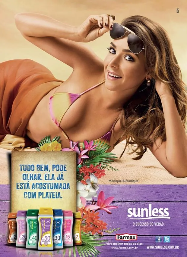 Anúncio Sunless com mulher de biquíni deitada e frascos de protetor solar da Farmax